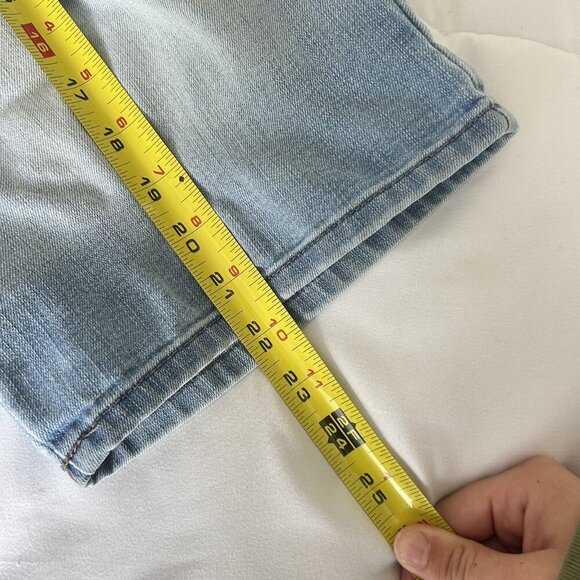 Riders By Lee Womens 8M Curvy Fit Bermuda Stretch Light Denim Summer Shorts - Picture 7 of 9